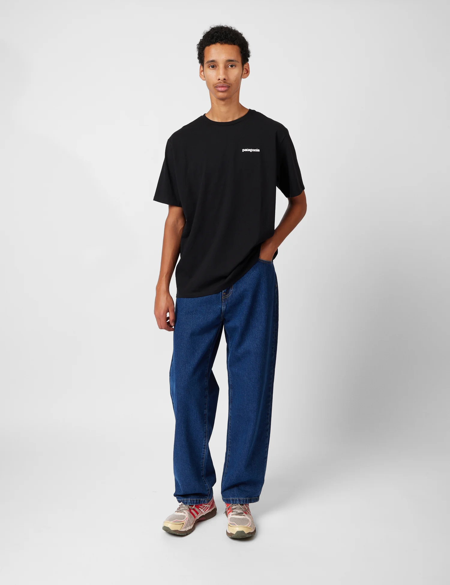 Patagonia P6 Logo Responsibili-Tee T-Shirt - Black - Image 4