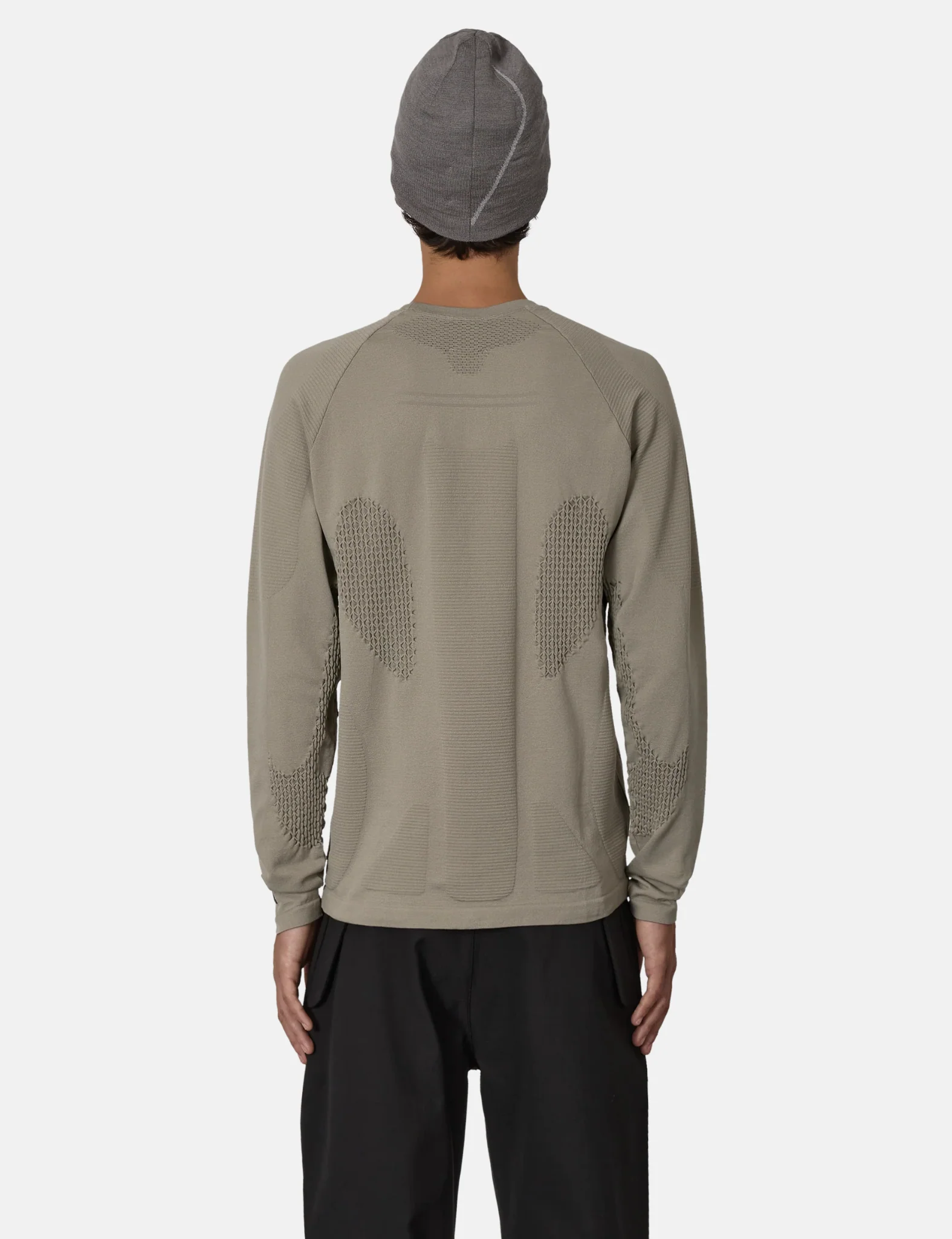 ROA Aune Seamless Knit - Pale Green - Image 4